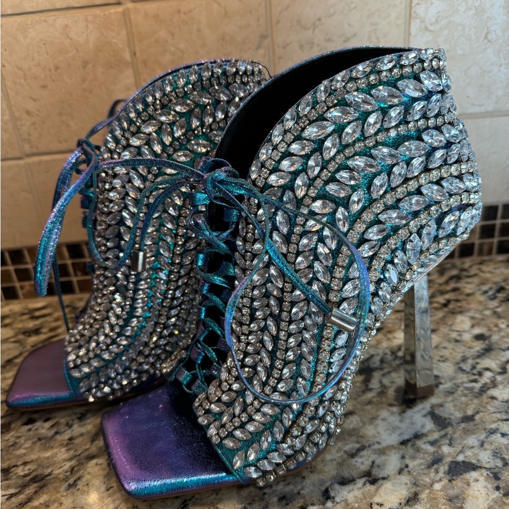 🩵Azalea Wang jeweled heels🩵